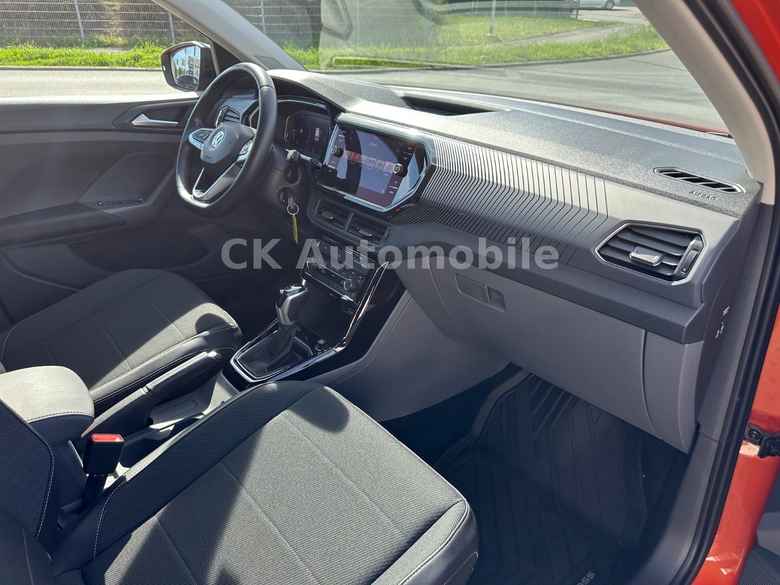 Fahrzeugabbildung Volkswagen T-Cross Style 1.0 TSi DSG/Navi/LED/ACC/Kamera