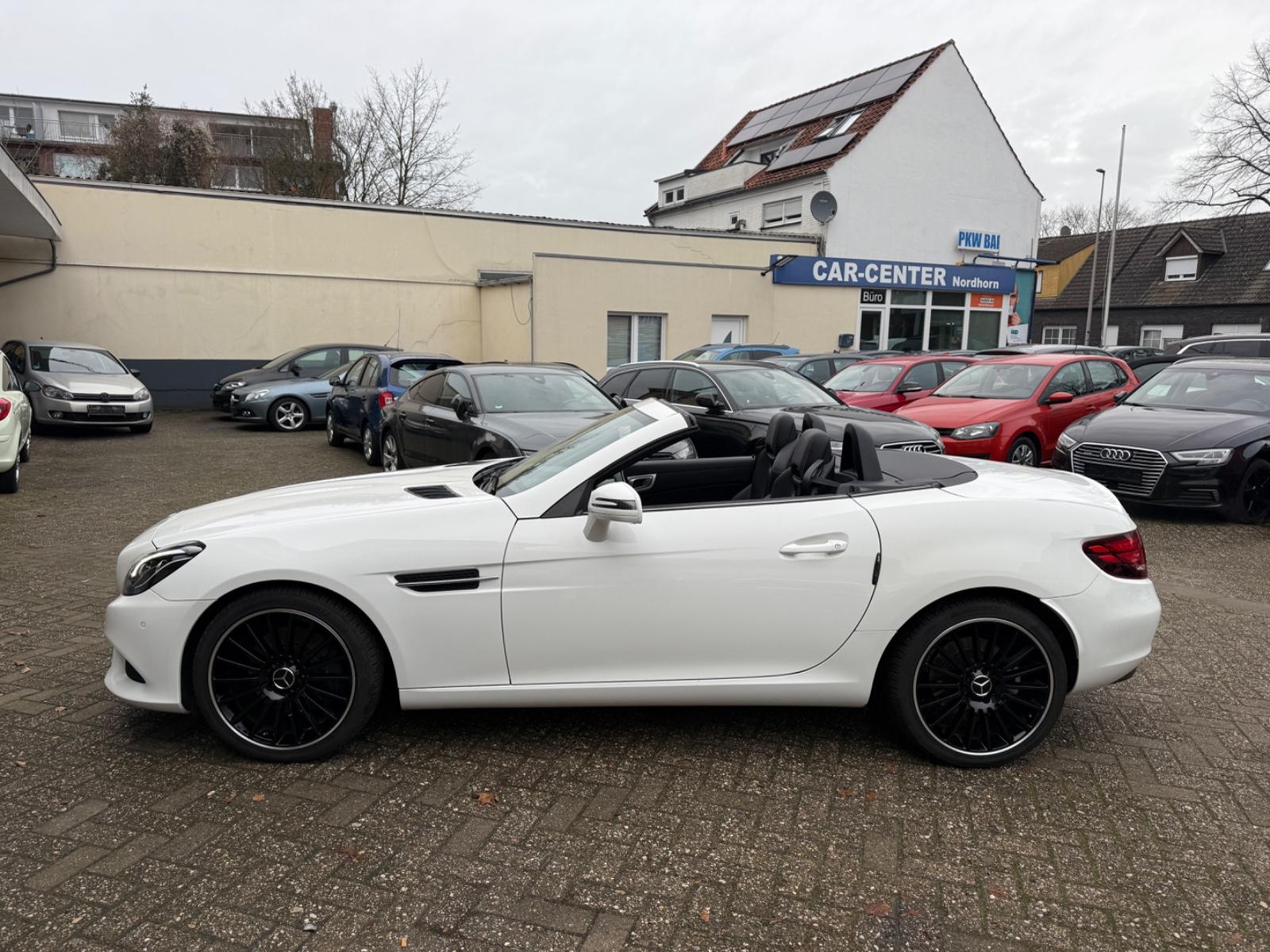 Mercedes-Benz SLC 200*LEDER*PANO*SHZ*NHZ*NAVI***