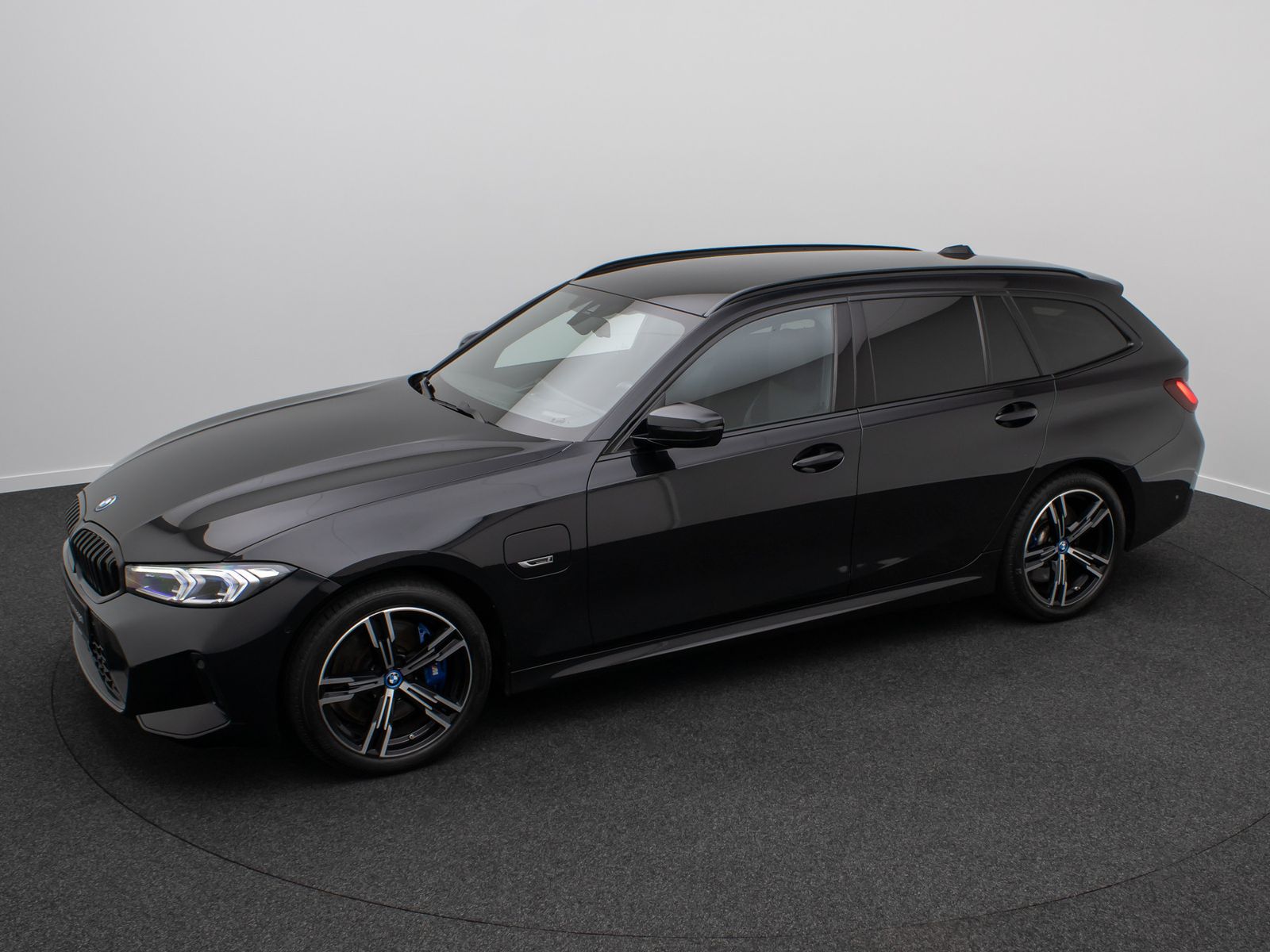 Fahrzeugabbildung BMW 330e M Sport HUD Kamera HiFi DAB Komfort Alarm