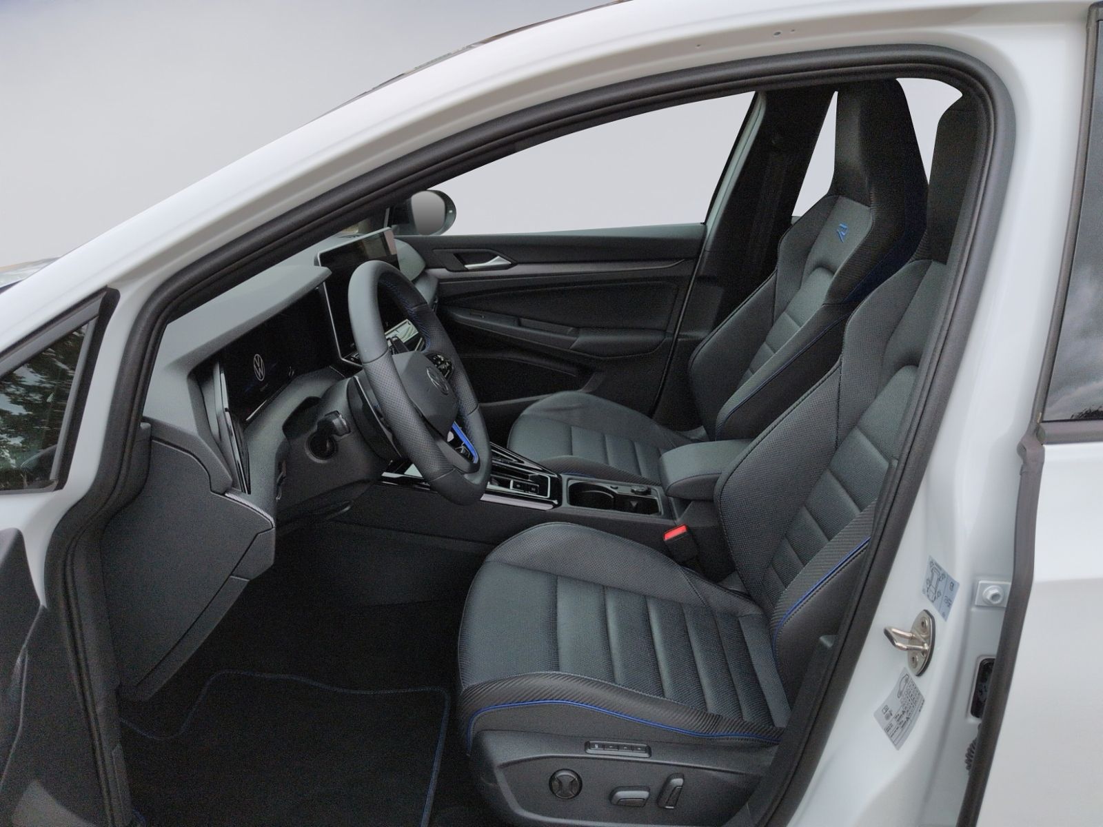 Golf VIII R BLACK EDITION 4MO AKRA+LEDER+PANO+