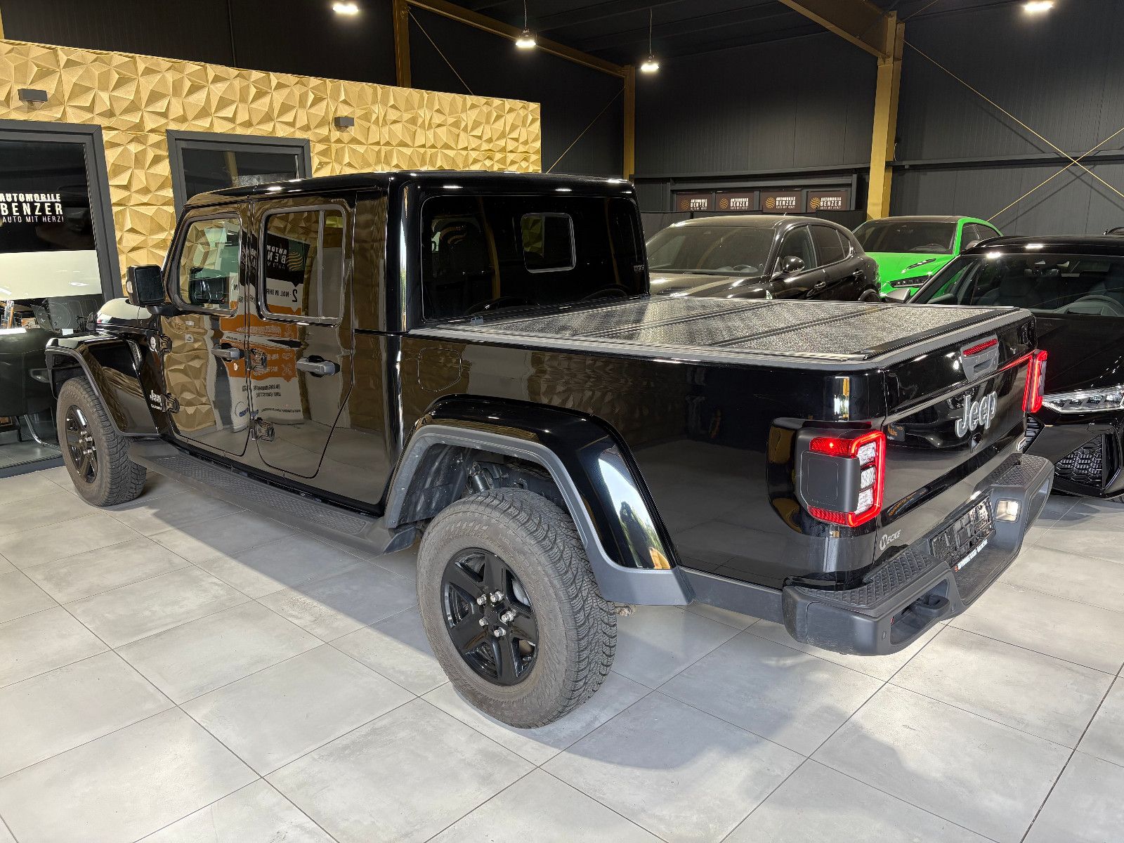 Fahrzeugabbildung Jeep Gladiator Overland 4WD/KAMERA/NAVI/4X4/PANO