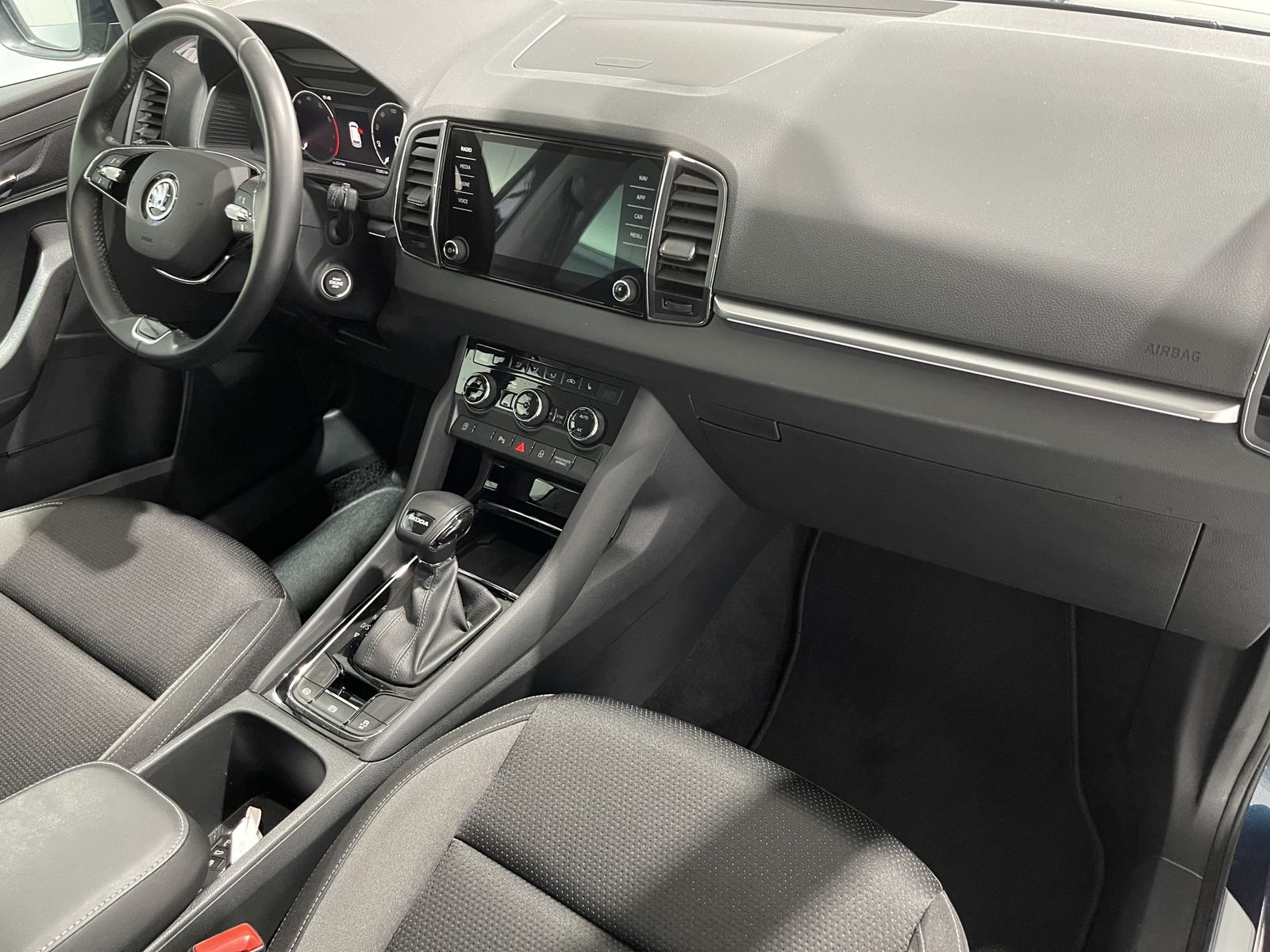 Fahrzeugabbildung SKODA Karoq 1.5 TSI*LED*Cam*Virtual Cockpit*SHZ*