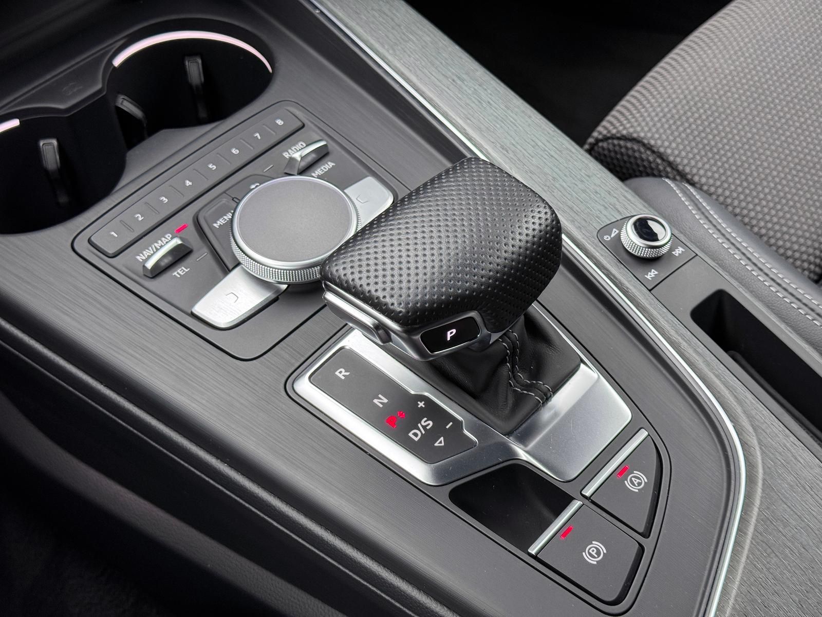 Fahrzeugabbildung Audi A4*40 TDI*S-LINE*PANO*MTRX*ACC*KEY*VIRTUAL*RCAM