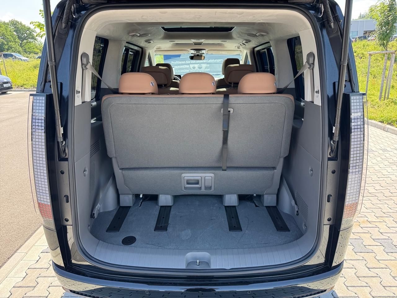 Fahrzeugabbildung Hyundai STARIA SIGNATURE *PANO*LED*NAVI*BOSE-SOUND*360°