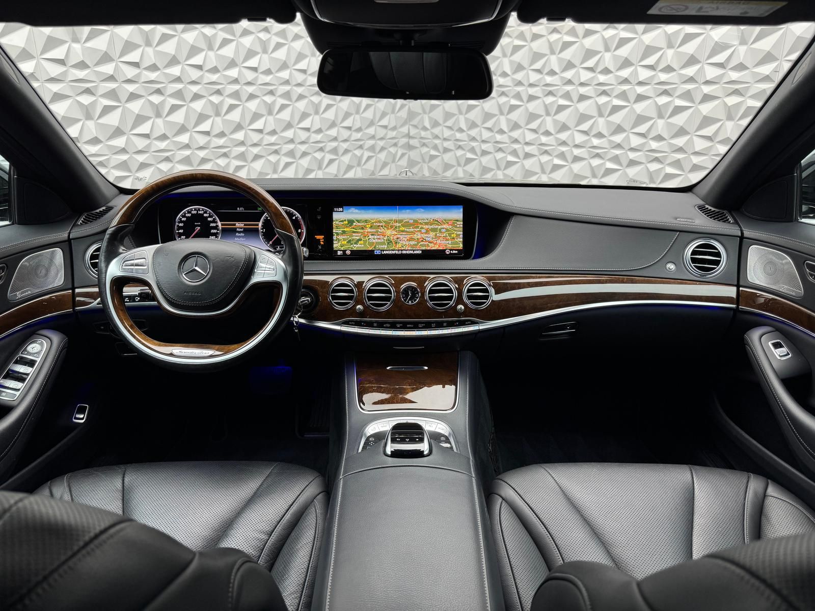 Fahrzeugabbildung Mercedes-Benz S 350d AIRMATIC/DISTRO/BURMESTER/KEYL/SOFTC/360°