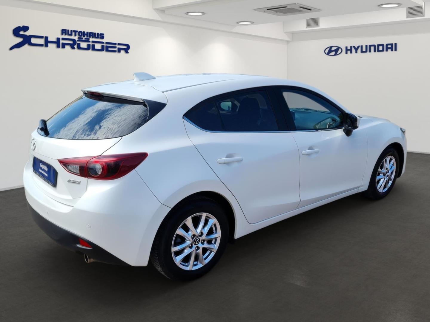 Mazda 3 Center-Line er 2.0  LED-Tagfahrlicht