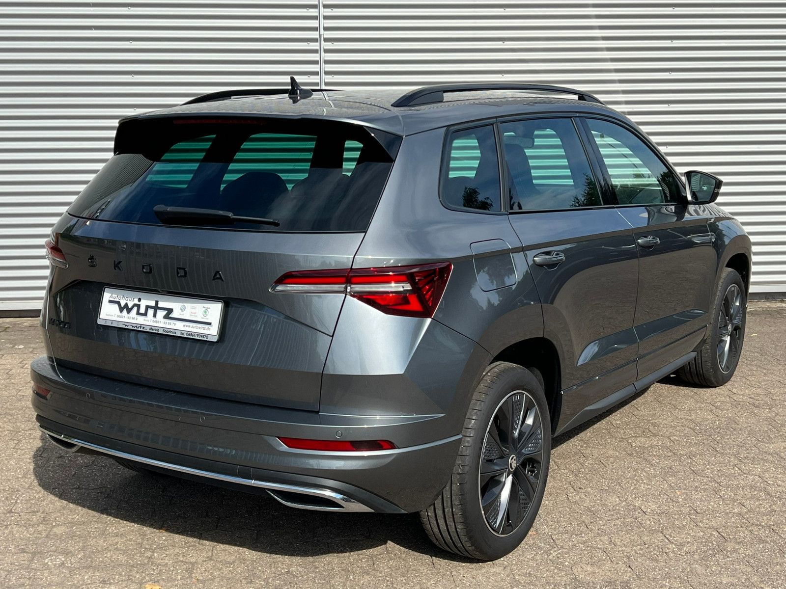 Fahrzeugabbildung SKODA Karoq Sportline 1.5 TSI Navi LED ACC