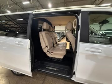 Mercedes V 300 - 12