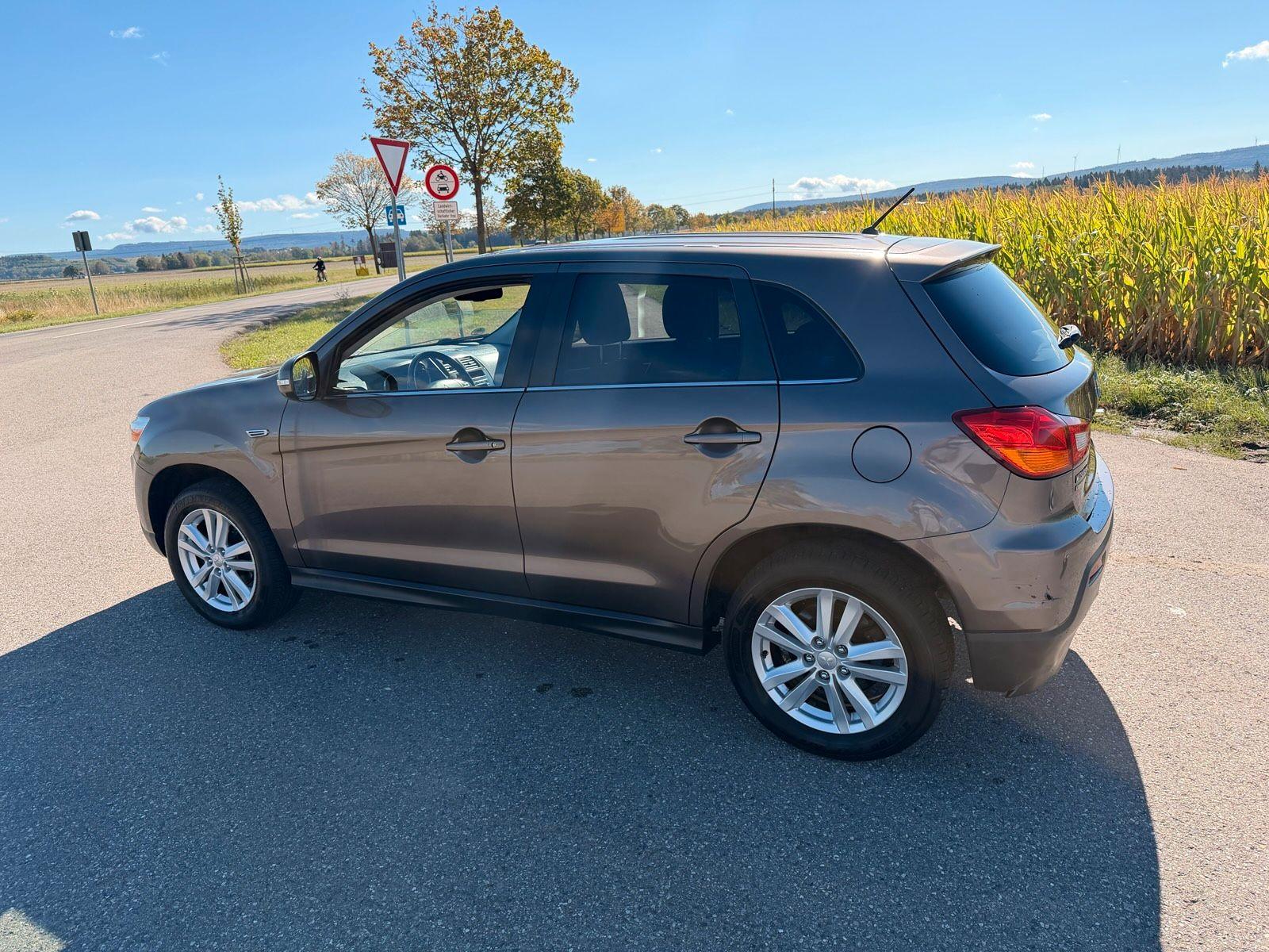 Mitsubishi ASX 2012 — photo 7