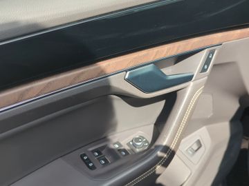 Volkswagen Touareg - 12