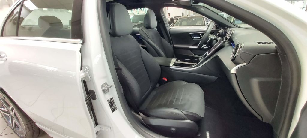 Mercedes-Benz C 300 e AMG PANO TOTW DISTR 360° AHK NETTO 42500