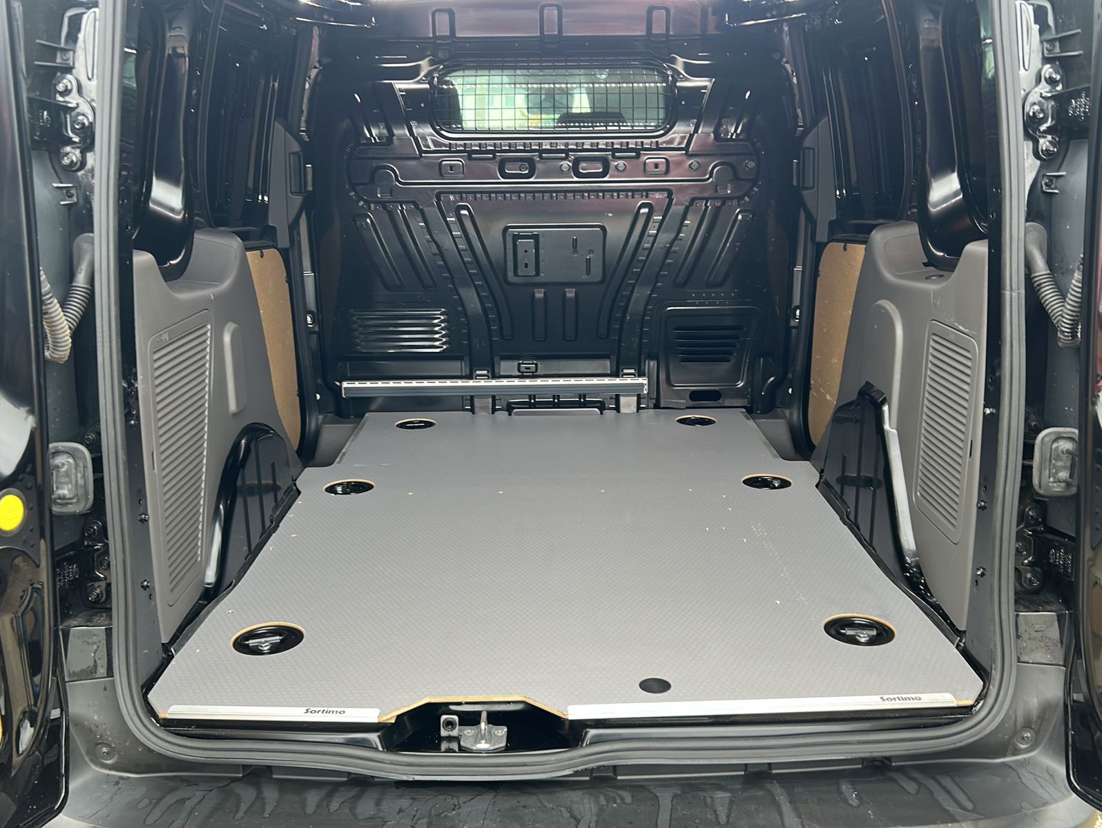 Fahrzeugabbildung Ford Transit Connect 200 L1S&S Trend