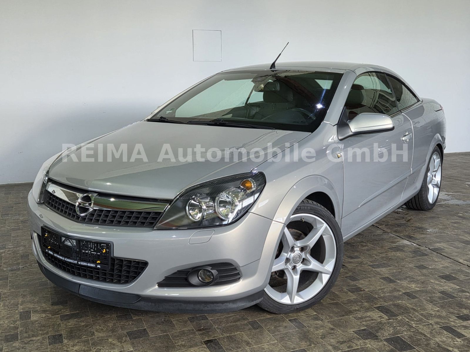 Fahrzeugabbildung Opel Astra 1,8i  H Twin Top Edition