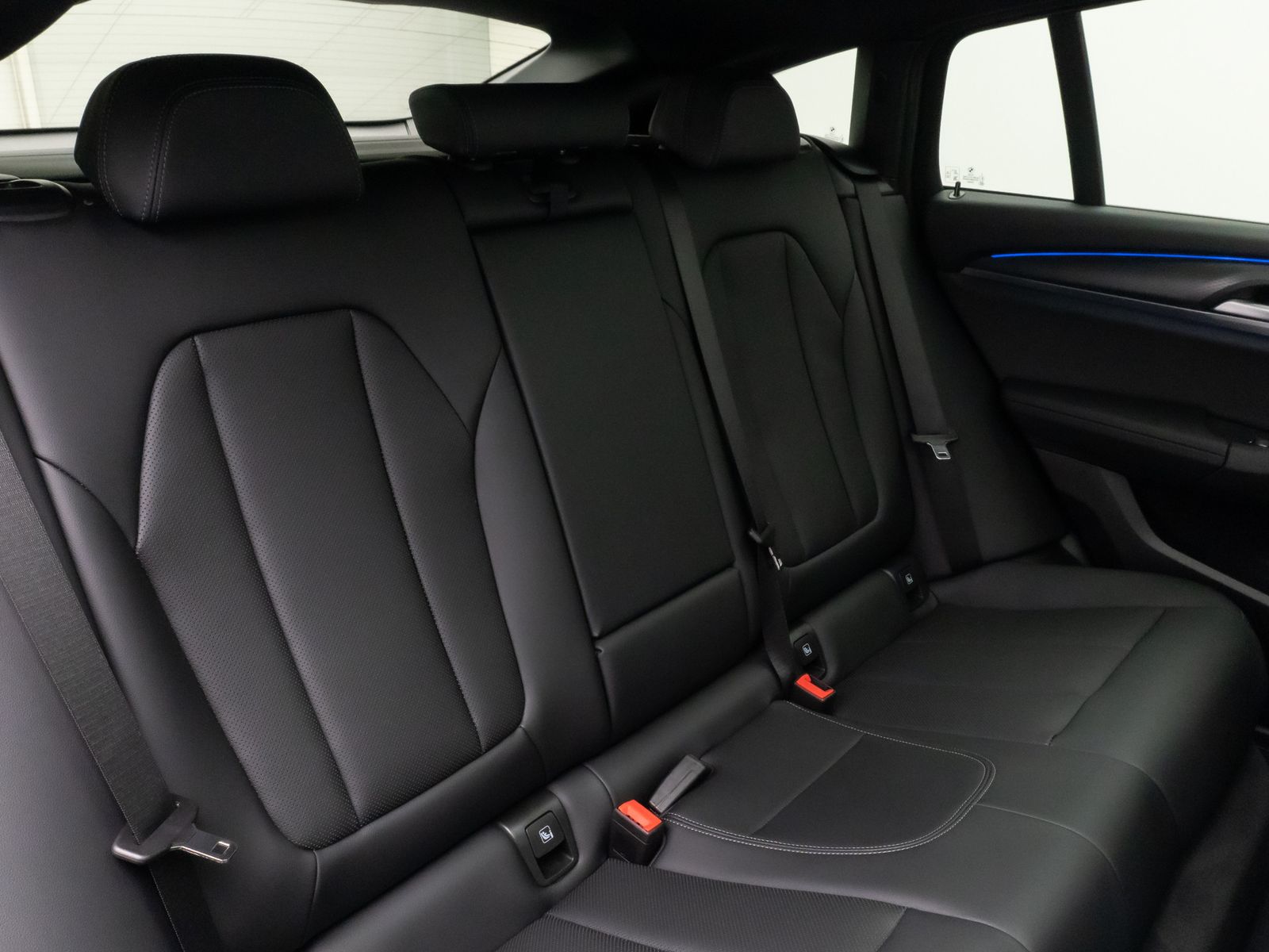 Fahrzeugabbildung BMW X4 xD20i M Sport Panorama Kamera Laser HUD HiFi