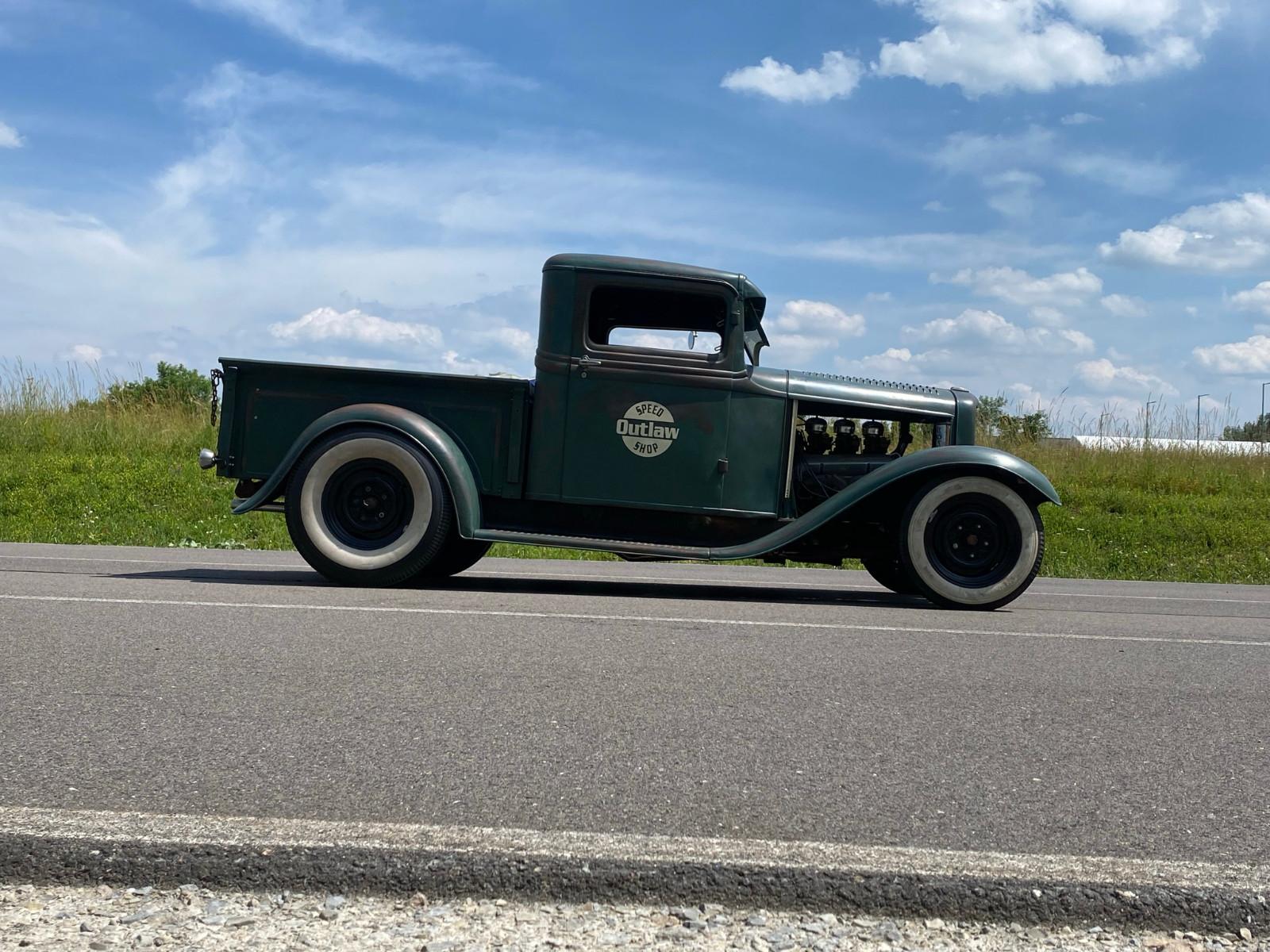 Ford Pickup 1932 V8 "Ford Outlaw Speed Shop" Hot Rod
