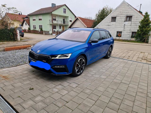 Skoda oktavia RS Hybrid