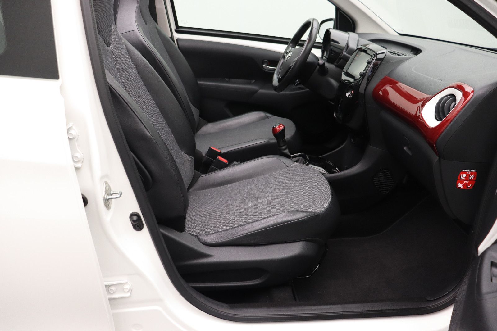 Fahrzeugabbildung Toyota Aygo 1.0 x-wave TEMPO KAMERA