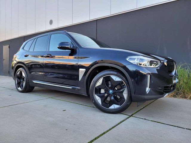 BMW iX3 *HUD*KEYLESS*360’CAMERA*SPORTSTOELEN*TREKHAA