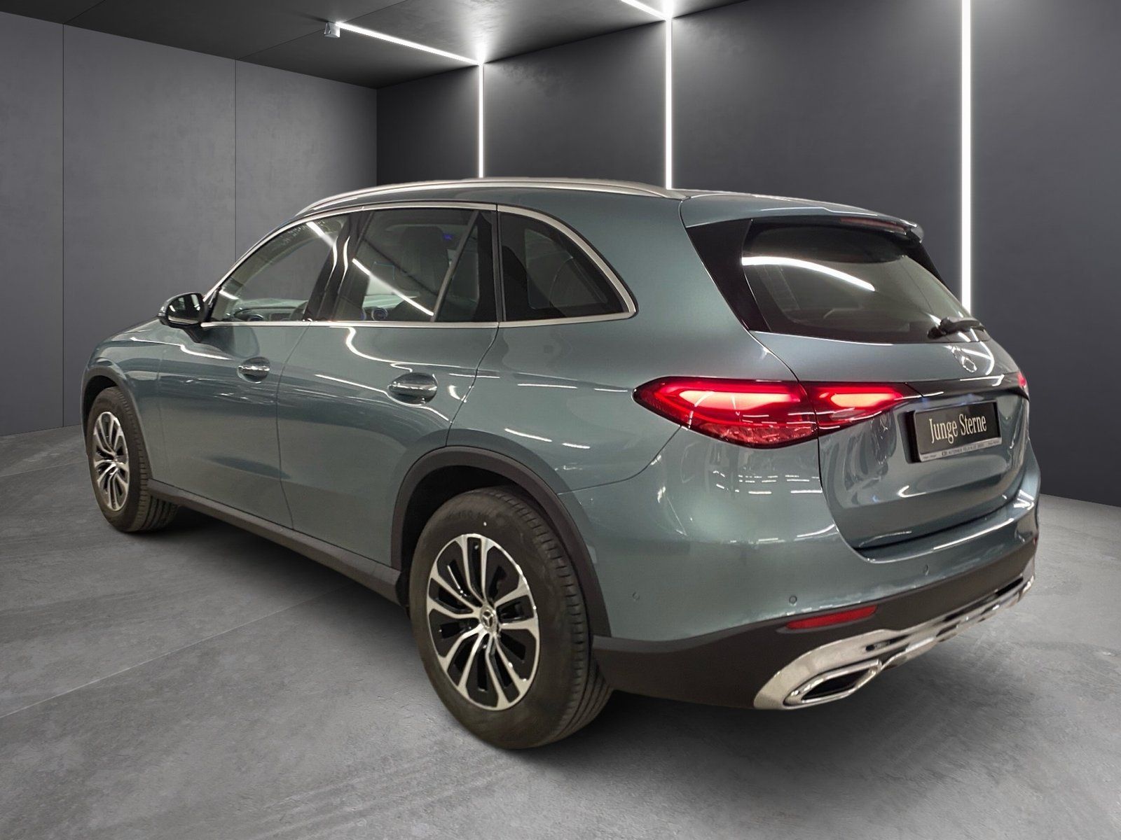 Fahrzeugabbildung Mercedes-Benz GLC 220 d 4M Avantgarde*AHK*Distronic*Pano*360°*