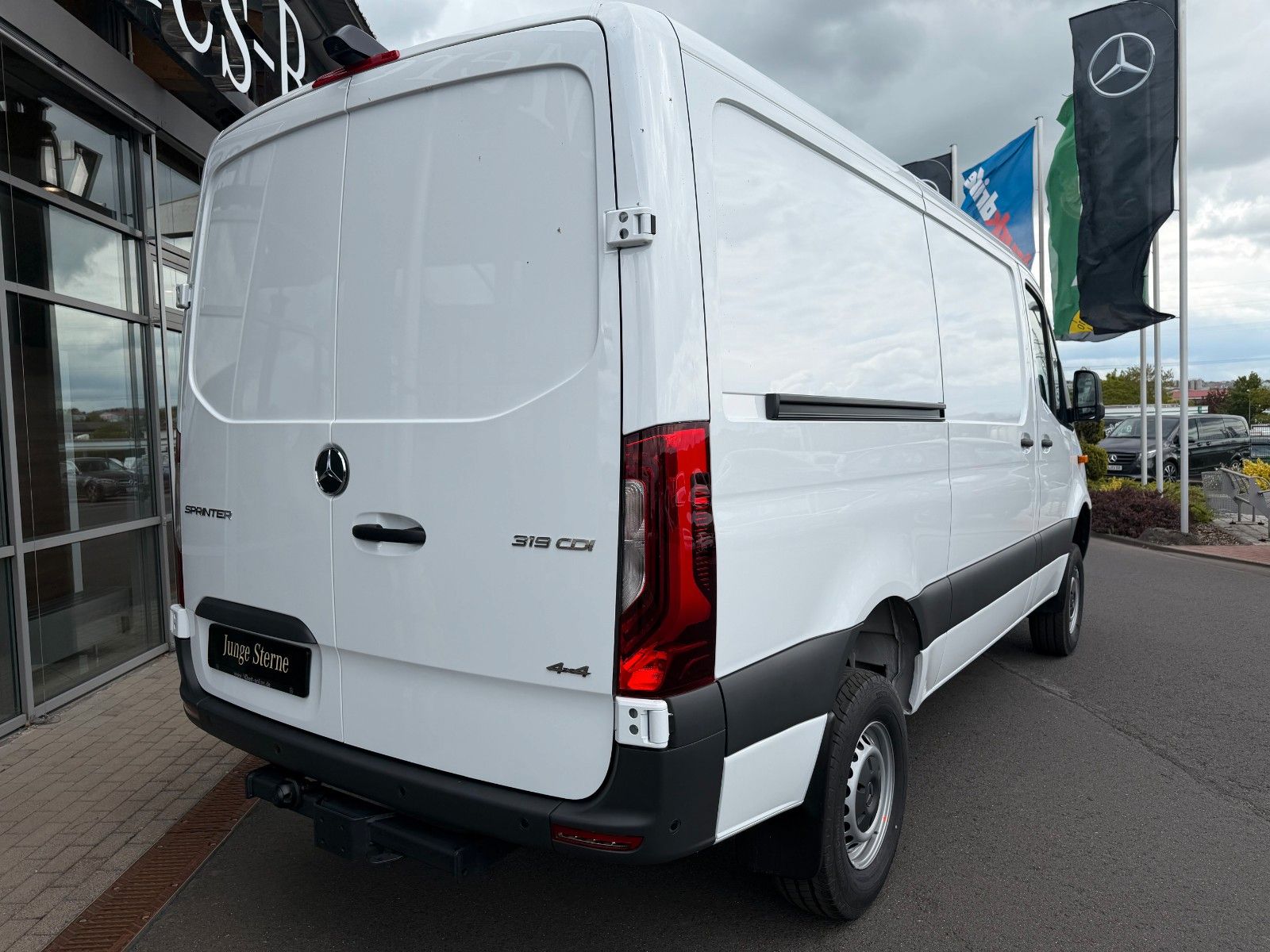 Fahrzeugabbildung Mercedes-Benz Sprinter 319 CDI 4x4 Klima AHK DISTRONIC