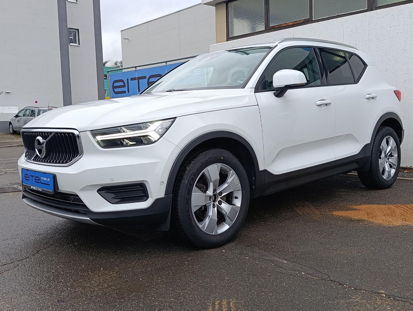 Volvo XC40 Momentum AWD Panorama Standheizung LED Navi