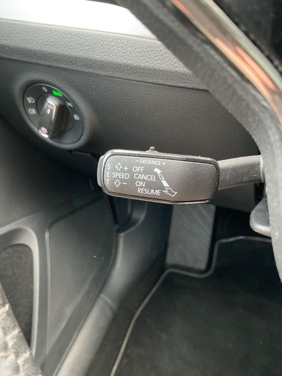 Fahrzeugabbildung SKODA Superb Combi 2.0 TDI DSG,Navi,LED,Kamera,ACC