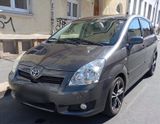 Toyota Corolla Versio 7 Sitze TÜV - Toyota Corolla mit Diesel-Antrieb