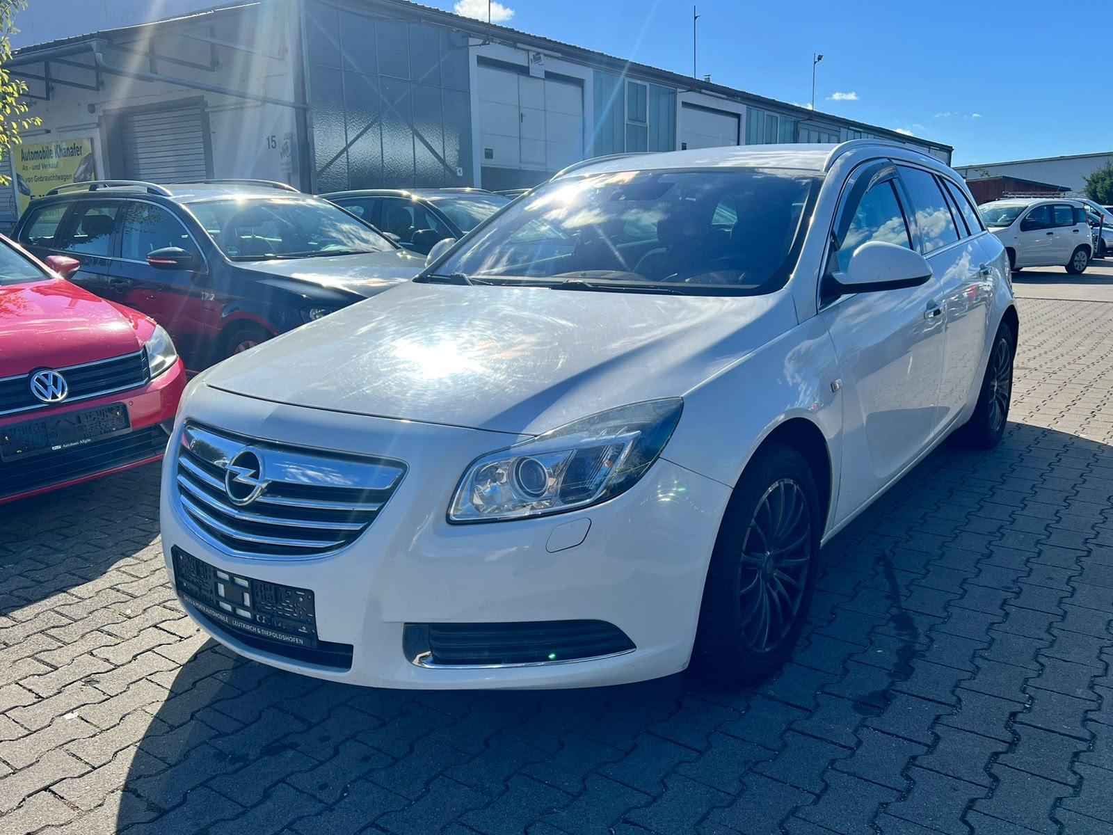 Opel Insignia 2013 — rear view