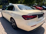 Mercedes-Benz E 220 E Limousine E 220 d - Mercedes-Benz E 220 mit Diesel-Antrieb: Taxi