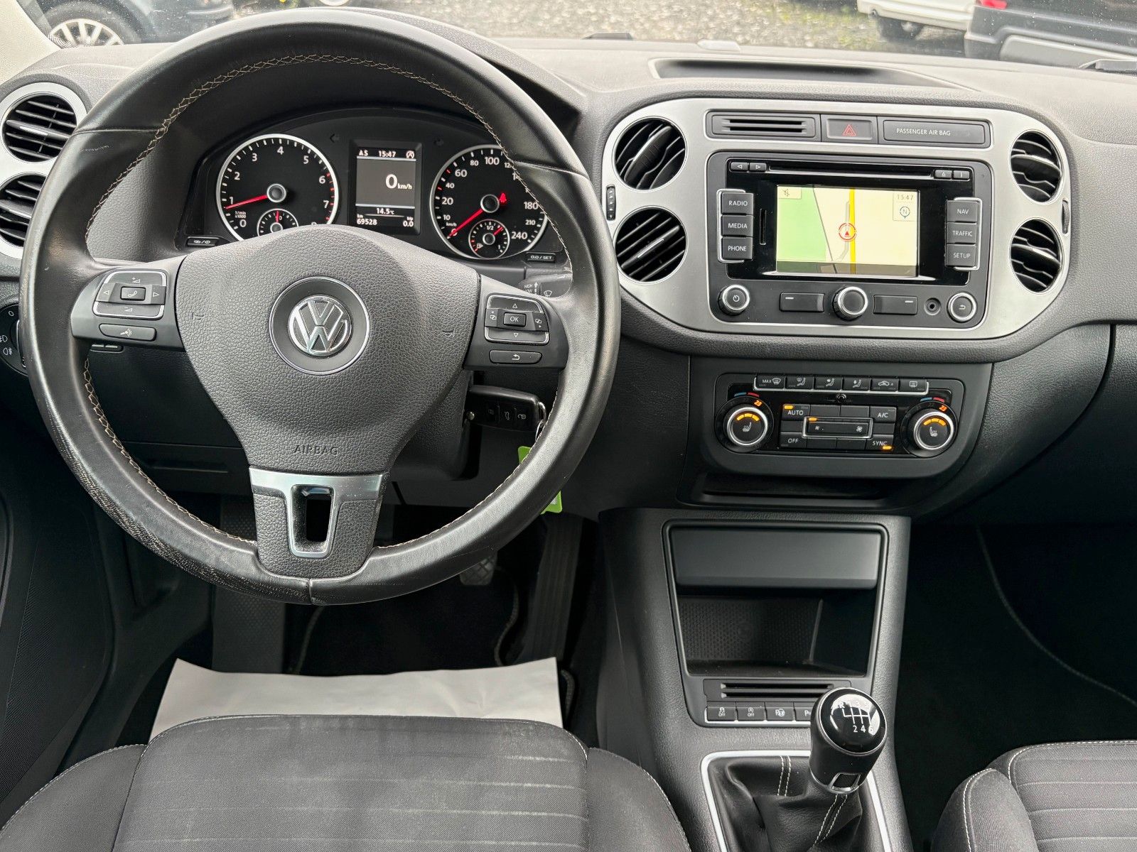 Fahrzeugabbildung Volkswagen Tiguan 1.4 TSI Cup Sport & Style Navi SPORTSITZE