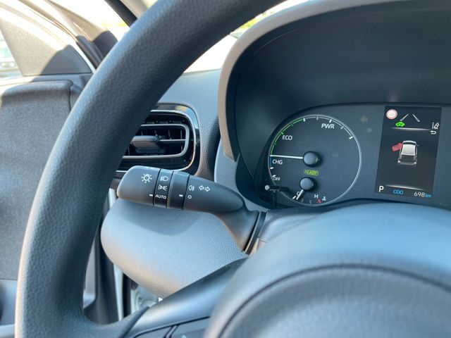 Toyota Yaris Hybrid Basis Weiß Automatik