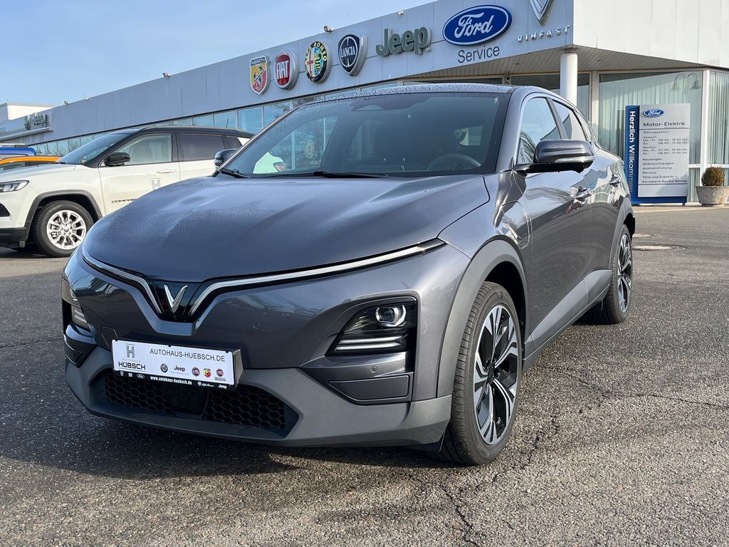 VinFast VF6 59,6 kWh Plus ab 319€ mtl. leasen