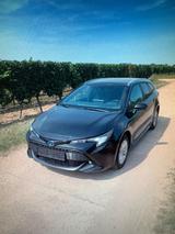 Toyota Corolla 1,8 Hybrid - - Toyota Corolla mit Benzin-Antrieb: Limousine, Automatik