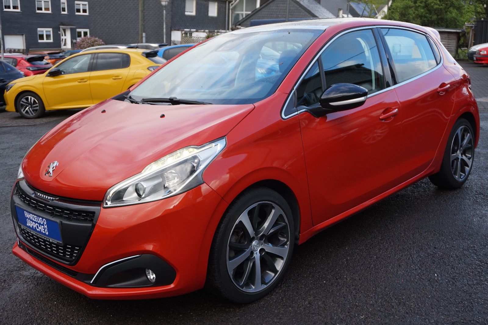 PEUGEOT 208