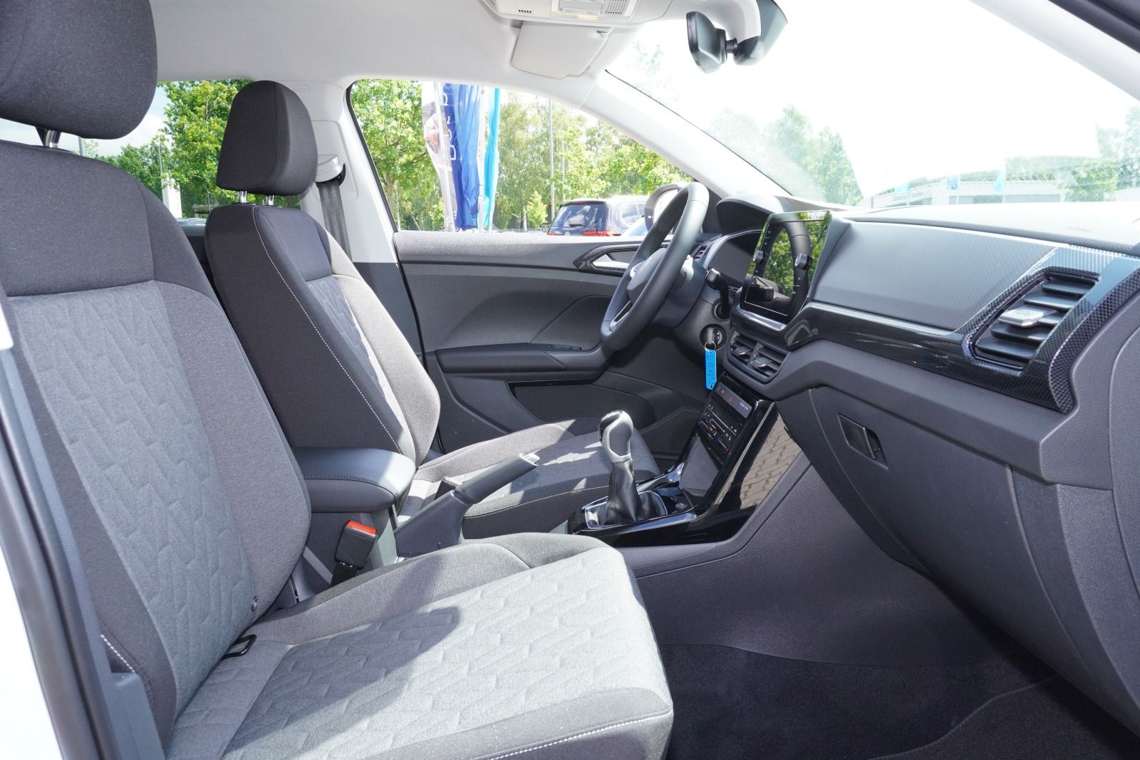 Fahrzeugabbildung Volkswagen T-Cross Life 1.0 l TSI OPF 70 kW (95 PS) 5-Gang