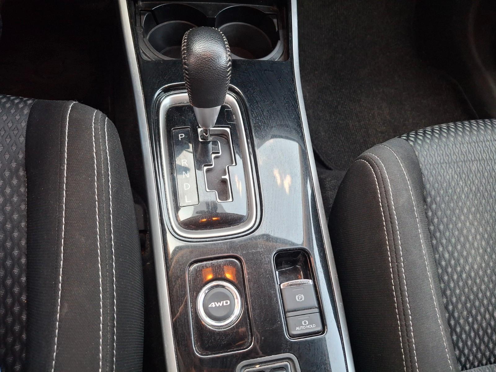 Mitsubishi Outlander Plus 4WD-Xenon-AHK-1 HAND