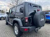Jeep Wrangler Unlimited Sport 2.8 CRD Autom.AHK/GAR! - Jeep Wrangler mit Diesel-Antrieb: Automatik