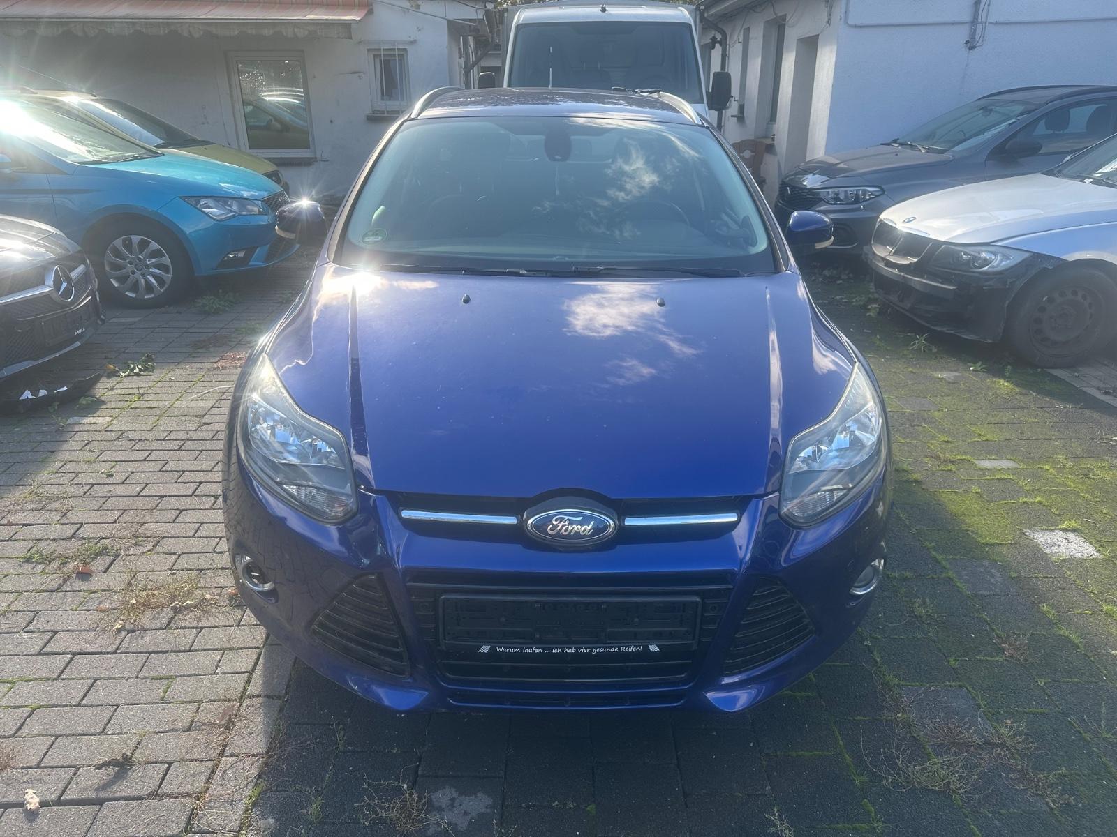 Ford Focus Turnier Titanium KLIMAATOMATIK SITZHEIZUNG