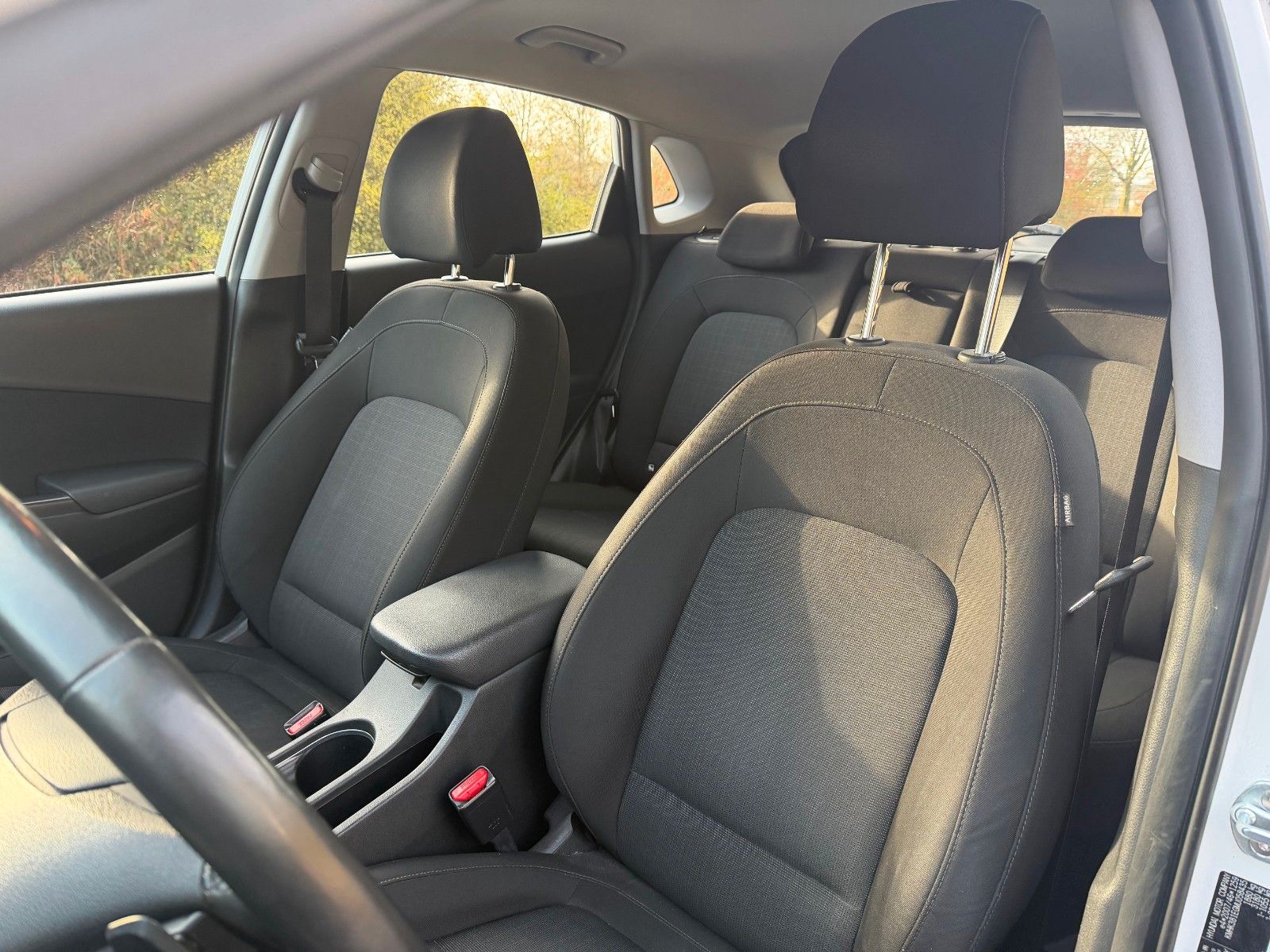 Fahrzeugabbildung Hyundai KONA 1.6 GDI HEV Trend *Navi*Allwetter*LED*RFK*