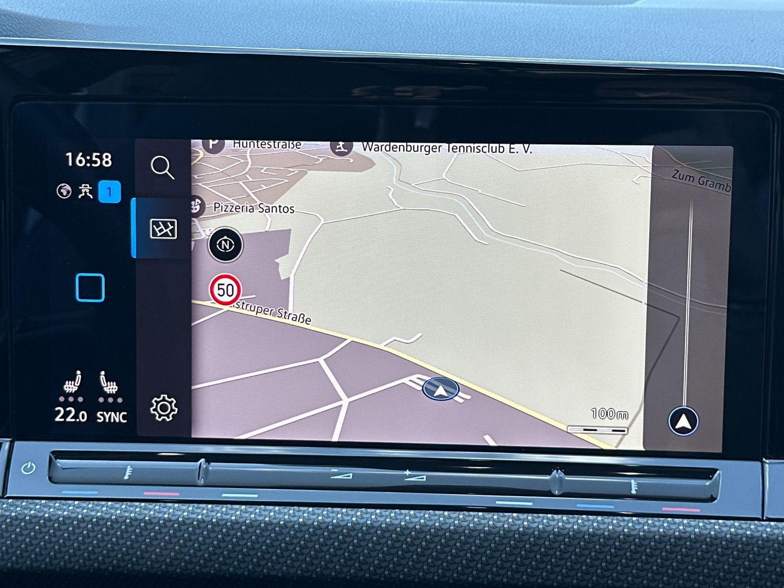 Fahrzeugabbildung Volkswagen Golf Variant R-Line NAV+IQ-LIGHT+ACC+PANO+