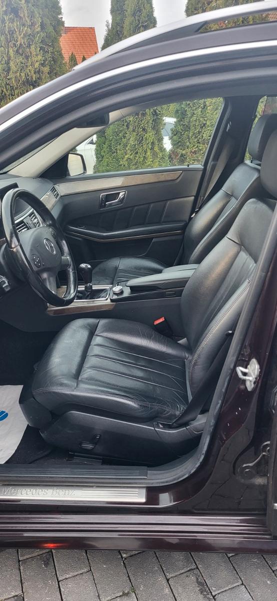 Mercedes-Benz E220 2010 — photo 10