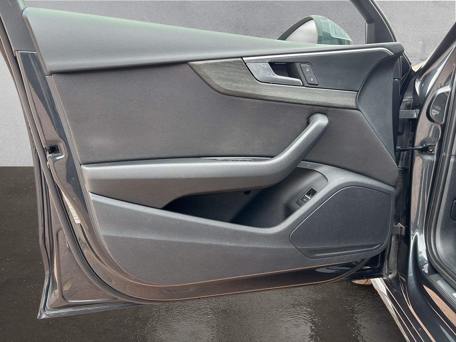 Fahrzeugabbildung Audi A4 Avant (8WD)(05.2019->) 35 TDI advanced