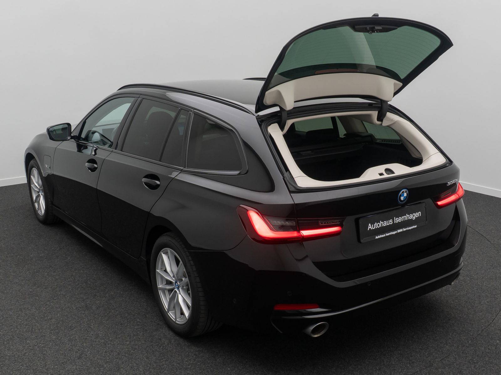 Fahrzeugabbildung BMW 330e H/K Stop&Go DAB Kamera DriveAs FernAs Sport