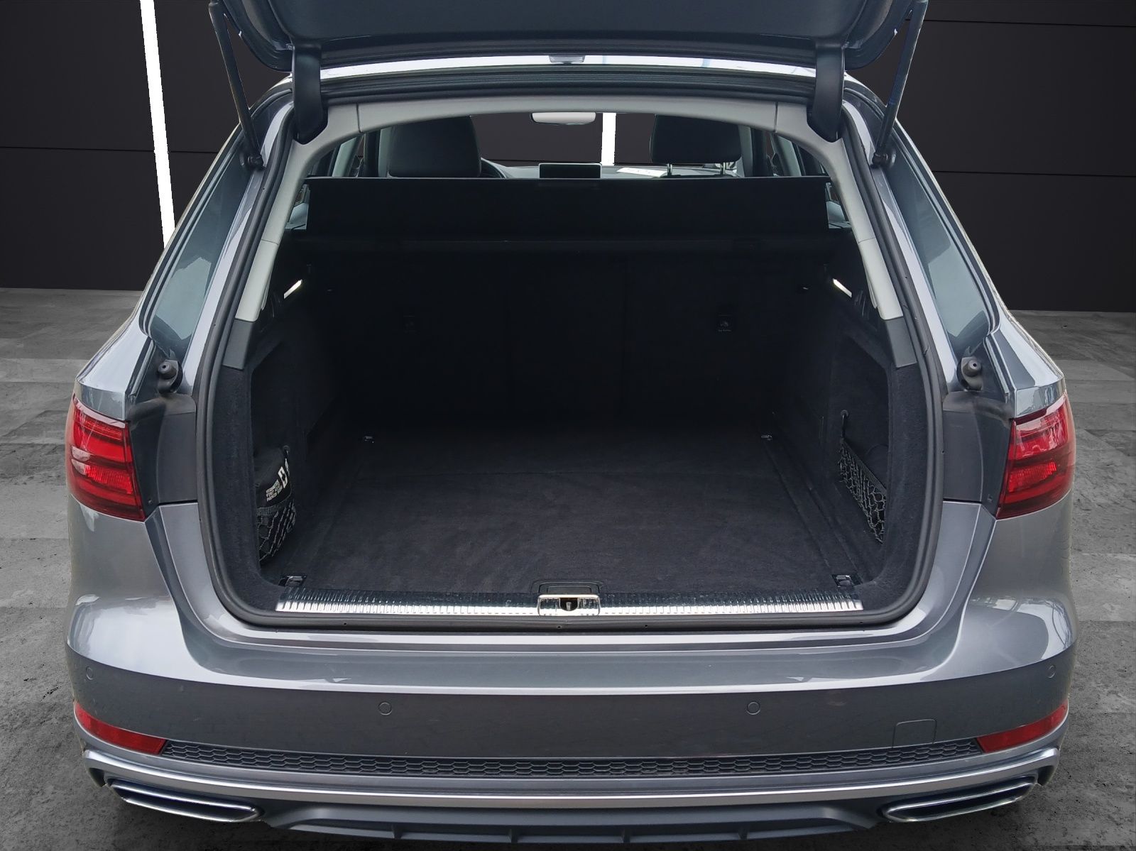 Fahrzeugabbildung Audi A4 Avant 45 TDI sport quattro S-Line Matrix Navi
