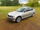 BMW 320i 6 Zylinder, Klima-Automatik, Schiebedach