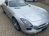 Mercedes-Benz SLS AMG 6.3 V8  original nur 2.900 Kilometer - Mercedes-Benz SLS AMG mit Benzin-Antrieb: Coupé, 6.3
