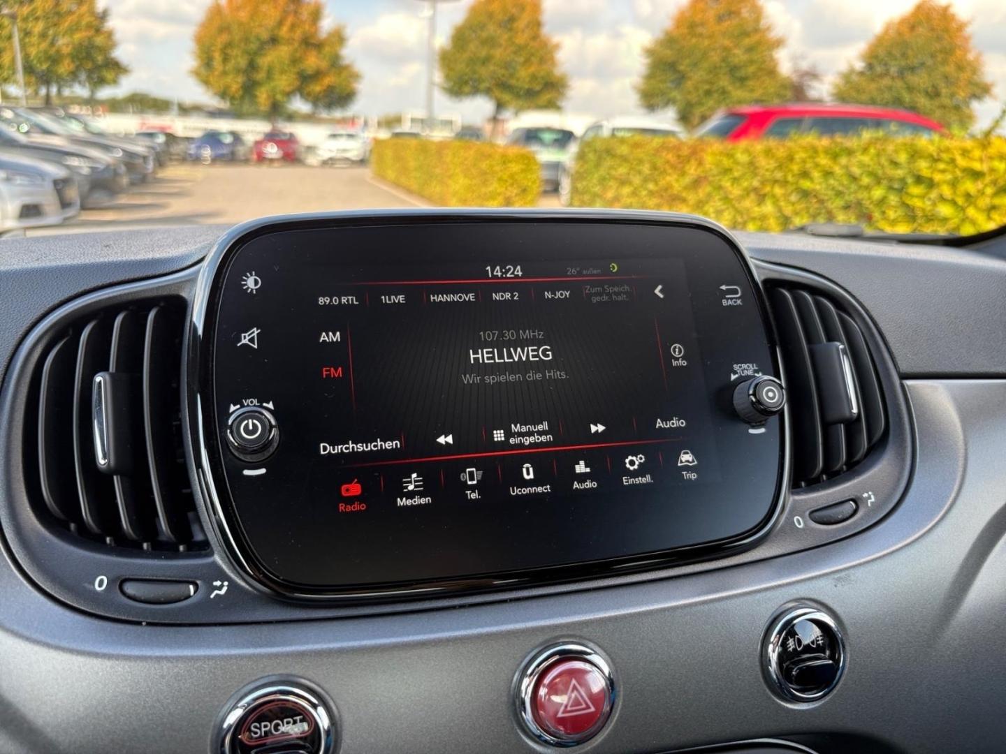 Fiat 500 Sportpaket Soundsystem Apple CarPlay Android
