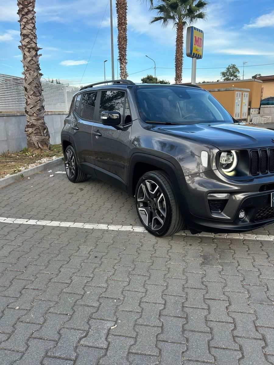 Jeep Renegade 1.6 automatico 120 CV Night Eagle imagem 3