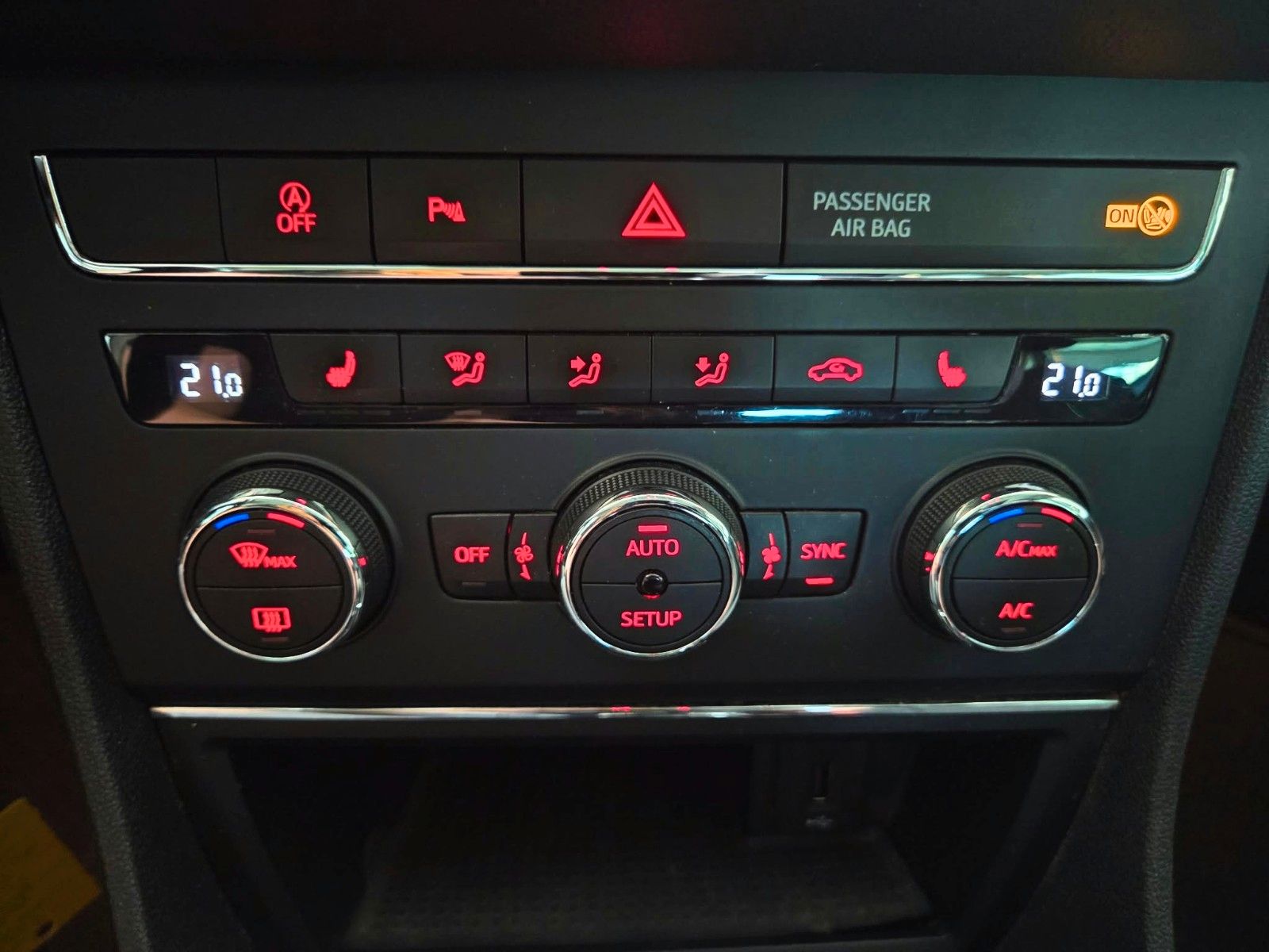 SEAT Leon — zdjęcie 19