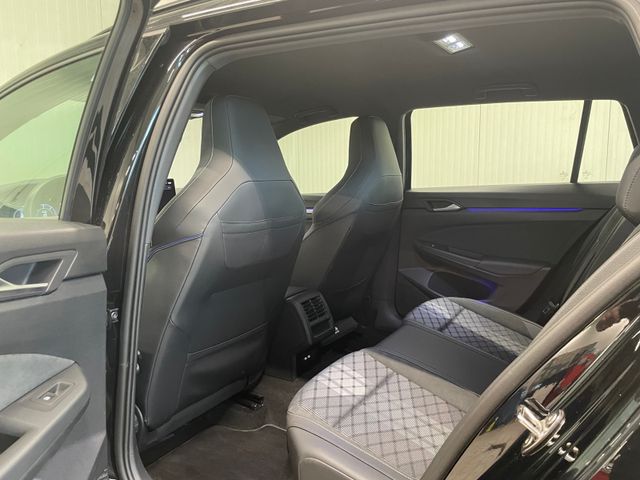 Golf VIII Variant R-Line 2.0 TDI DSG AHK LED ACC